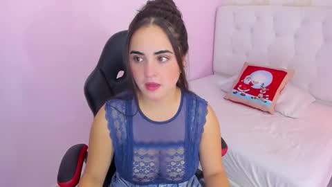 ZOE  online show from December 2, 12:43 pm