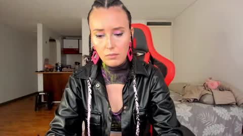 ZOE online show from November 21, 9:02 pm