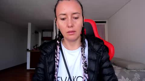 ZOE online show from November 26, 8:32 pm