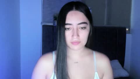 zoe_jones7 online show from October 20, 2:01 am