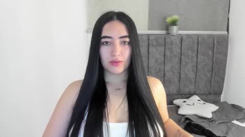 zoe_jones7 online show from November 26, 4:24 am