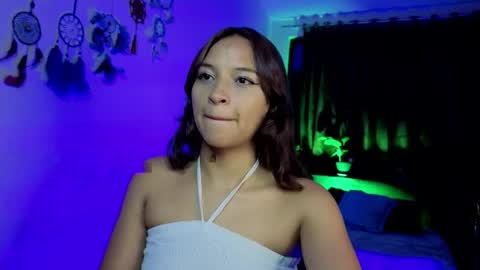 Snapshot of zoe_khall chatting on April 5, 3:58 am ZOE online show from April 5, 3:58 am