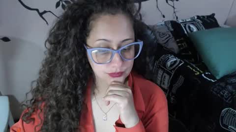Snapshot of zoe_koller chatting on October 21, 12:00 am Zoe Koller online show from October 21, 12:00 am