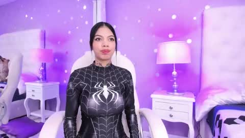 Snapshot of zoe_kravitx chatting on January 22, 8:51 am CAMILA online show from January 22, 8:51 am