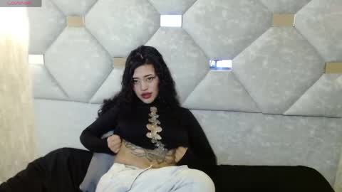 Snapshot of zoe_lara_34 chatting on May 28, 5:21 pm zoe online show from May 28, 5:21 pm