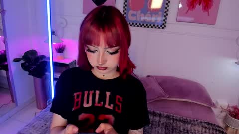 Zoe Lynch online show from February 9, 11:36 am