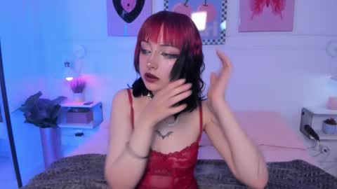 Zoe Lynch online show from February 19, 3:52 pm