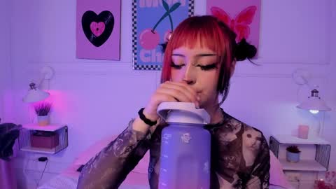 Zoe Lynch online show from April 3, 12:25 pm