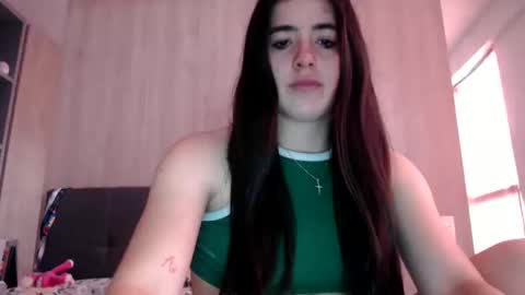 Snapshot of zoe_mill33r chatting on December 2, 8:44 pm Zoe online show from December 2, 8:44 pm