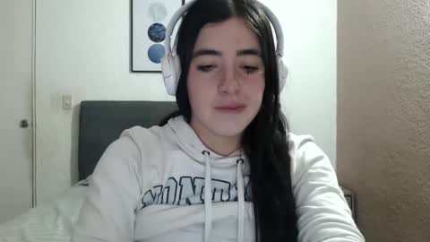 Snapshot of zoe_mill33r chatting on January 9, 3:47 am Zoe online show from January 9, 3:47 am