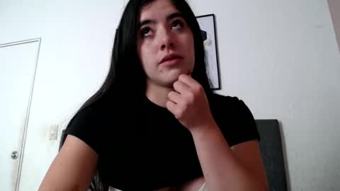 Snapshot of zoe_mill33r chatting on January 14, 7:43 pm Zoe online show from January 14, 7:43 pm