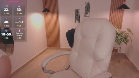 zoe_millerx online show from January 28, 12:11 pm