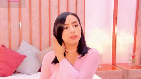 Zoe Monrow online show from July 12, 12:40 pm