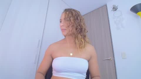 zoe online show from December 18, 8:26 pm