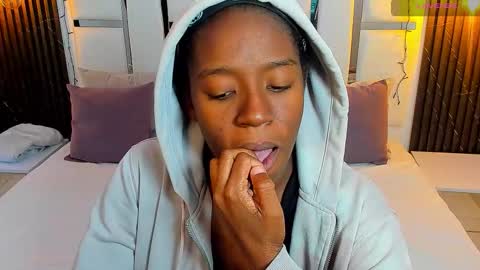 Zoe Novakk  online show from December 15, 3:05 pm