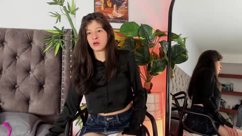 Zoe Olsen online show from February 7, 1:32 pm