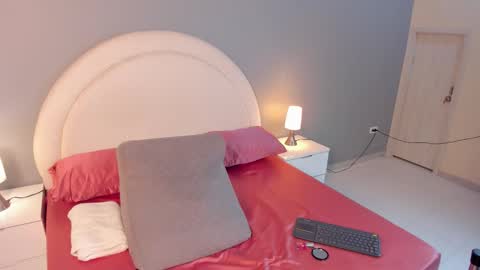 zoe_pinkett online show from March 18, 3:42 am