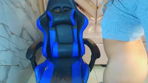 Zoe  online show from November 25, 3:50 am