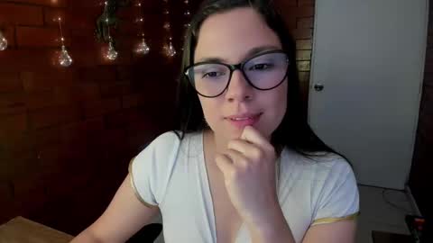 Snapshot of zoe_ringer chatting on February 25, 4:31 pm Zoe  online show from February 25, 4:31 pm