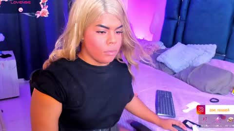 zoe_rosee4 online show from June 14, 4:58 am