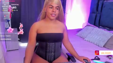 zoe_rosee4 online show from June 22, 3:31 pm