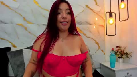 Snapshot of zoe_ross1 chatting on June 18, 9:14 am Zoe online show from June 18, 9:14 am