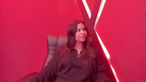 Snapshot of zoe_roux210949 chatting on February 23, 7:38 pm Zoe online show from February 23, 7:38 pm