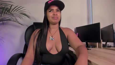 Snapshot of zoe_roux210949 chatting on February 21, 4:02 am Zoe online show from February 21, 4:02 am