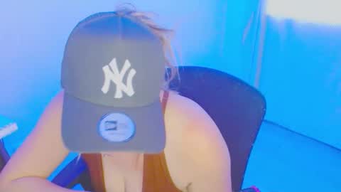 ZOE online show from December 1, 9:53 pm