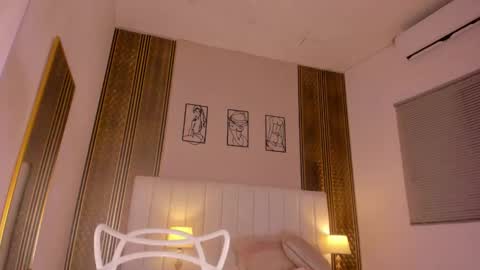 Hi guys i am Zoe  online show from March 25, 11:38 am