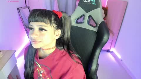 zoe_sullivan_ online show from February 8, 8:52 am