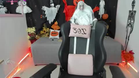 zoe_sullivan_ online show from October 3, 10:12 am