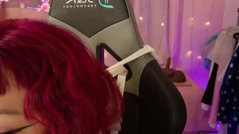 zoe_sullivan_ online show from March 22, 9:23 am