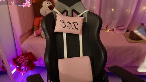 zoe_sullivan_ online show from April 23, 9:41 am