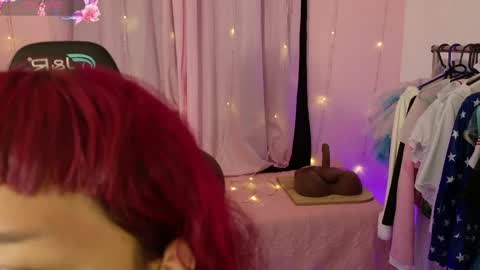 zoe_sullivan_ online show from April 26, 9:07 am