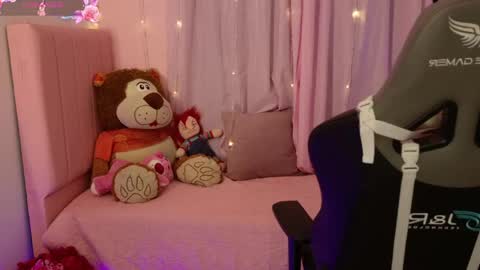 zoe_sullivan_ online show from April 27, 9:29 am