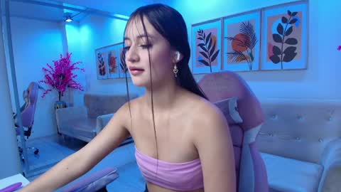 Zoe online show from April 7, 11:32 am