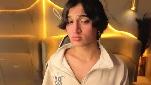 Snapshot of zoe_tp chatting on December 2, 8:04 pm Zoe online show from December 2, 8:04 pm