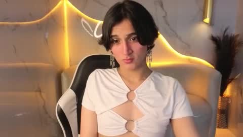 Snapshot of zoe_tp chatting on December 3, 8:40 pm Zoe online show from December 3, 8:40 pm