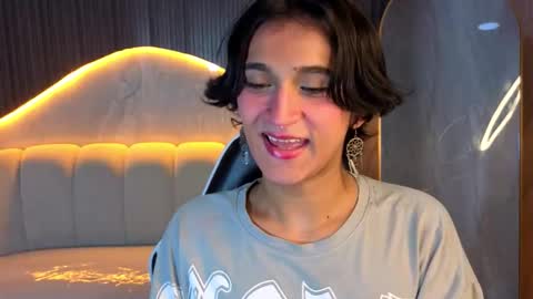 Snapshot of zoe_tp chatting on December 16, 7:52 pm Zoe online show from December 16, 7:52 pm