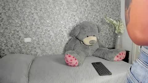 Snapshot of zoe_velez_ chatting on January 14, 8:14 pm Zoe online show from January 14, 8:14 pm