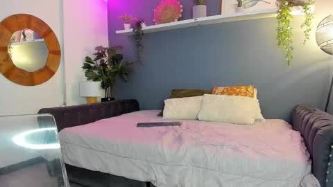 Zoe online show from September 12, 7:14 pm