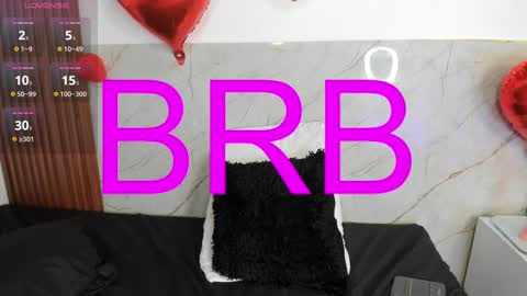 zoeameliie online show from February 15, 9:15 pm