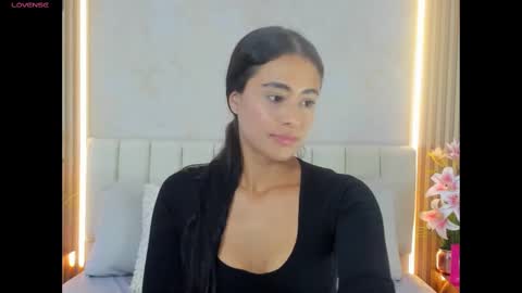 zoebarlowe online show from November 23, 6:30 pm