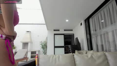 Snapshot of zoeblanc chatting on January 10, 11:56 am zoeblanc online show from January 10, 11:56 am