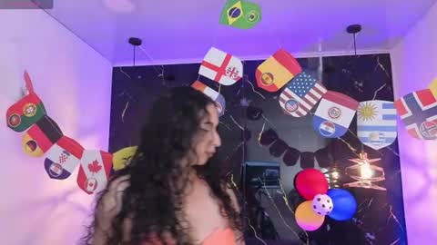 zoee online show from July 12, 11:56 am
