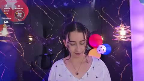 zoee online show from July 15, 11:26 am