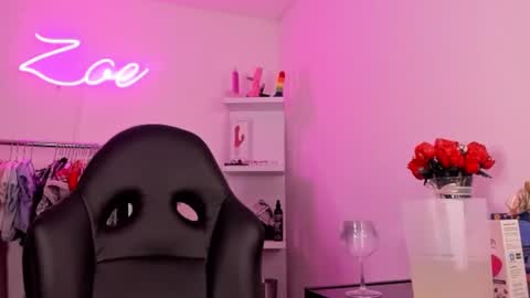 Snapshot of zoecams chatting on March 4, 12:50 am zoecams online show from March 4, 12:50 am