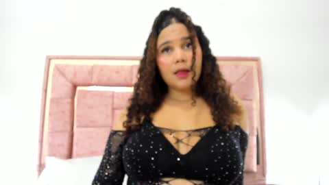 zoee online show from February 5, 3:13 am