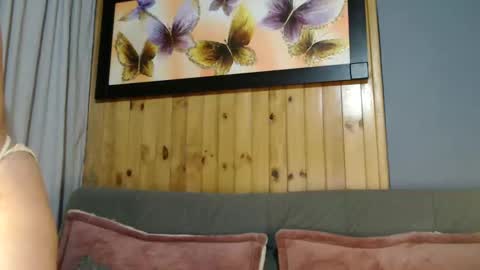 Zoee online show from September 23, 11:30 pm